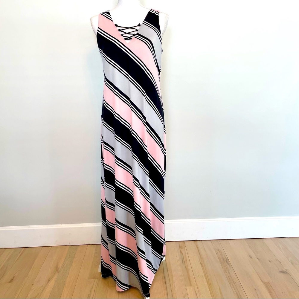 Soho Apparel Full Length Summer Dress | Size: Small